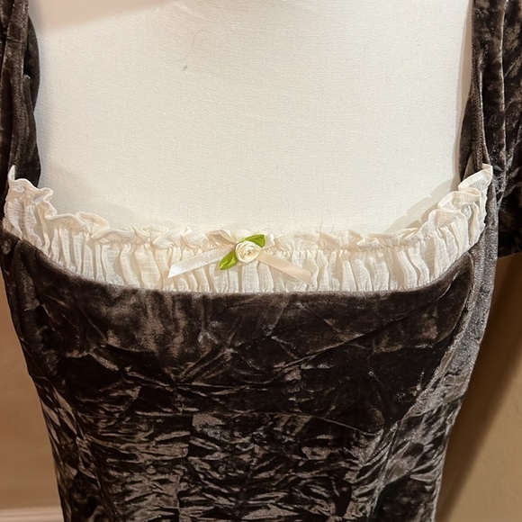 Kimchi Blue Jill Velvet Mini Dress. XL - Picture 3 of 6